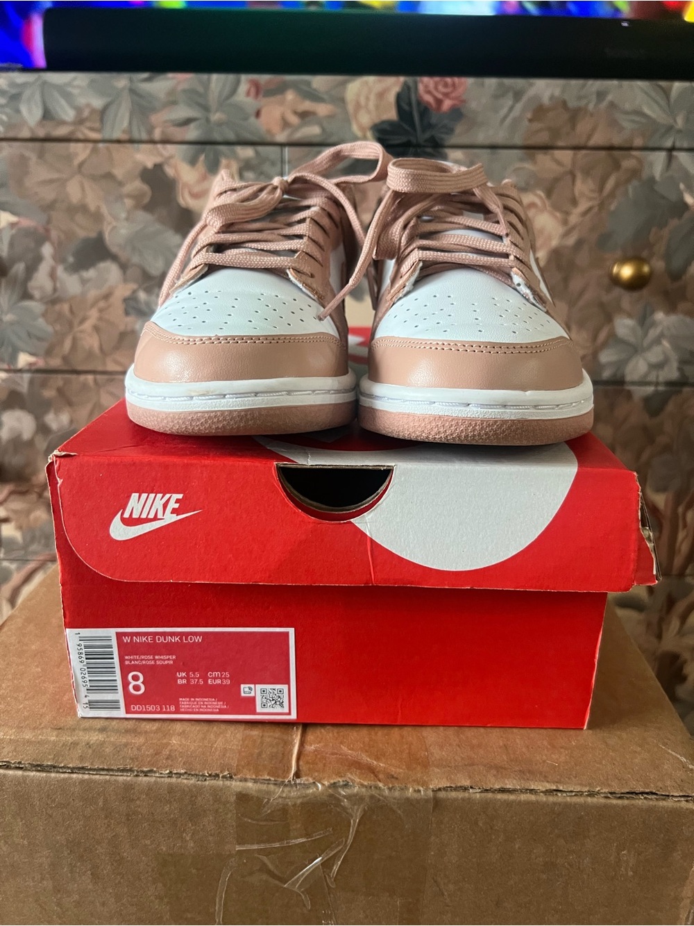 Nike Dunk Low Blush Pink and White Sneakers 8W